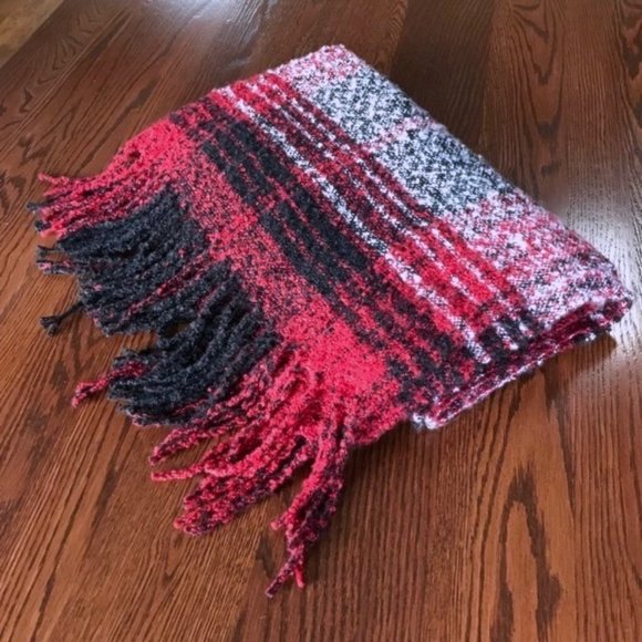 Lovely Canadiana Buffalo Plaid Scarf Blanket Red, Black & White - Picture 6 of 8